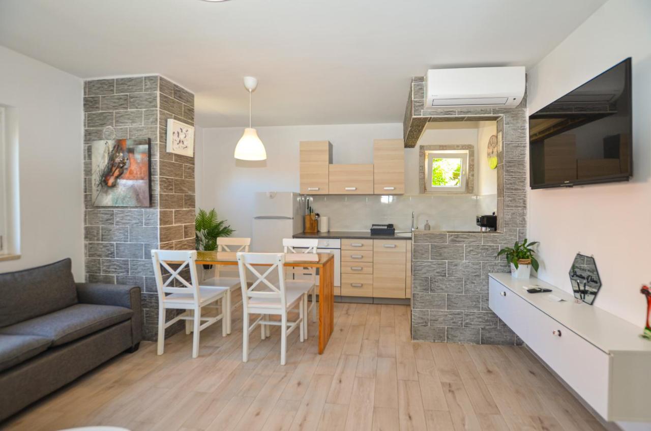 Apartments Iris Rovinj Exterior foto