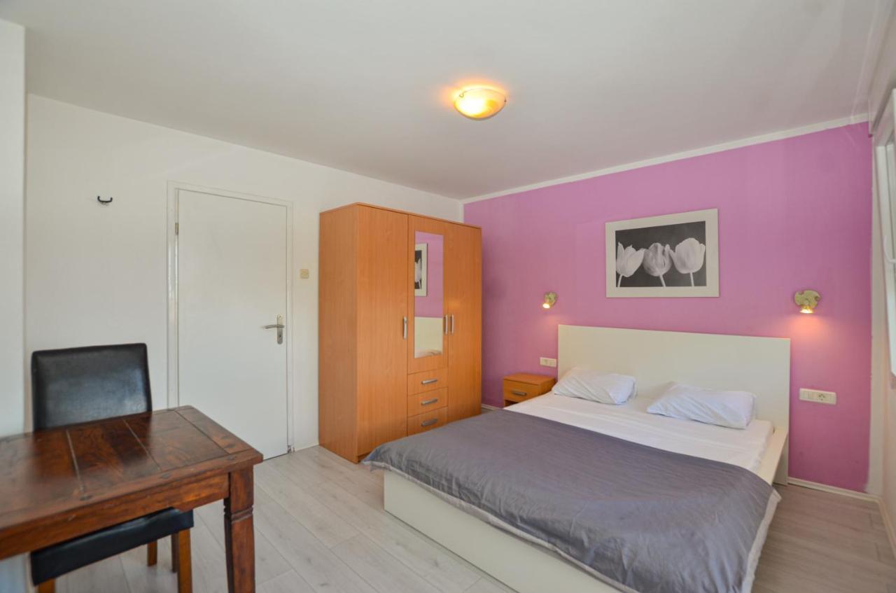 Apartments Iris Rovinj Exterior foto